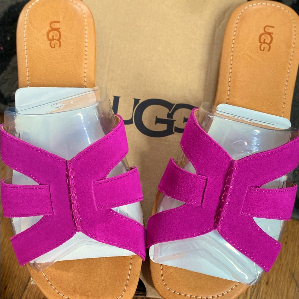 UGG sandles womens size 10. Brand new with tag in box.